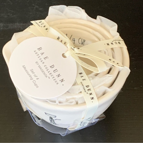 Rae Dunn Icon Measuring Cups Set - Picture 10 of 11